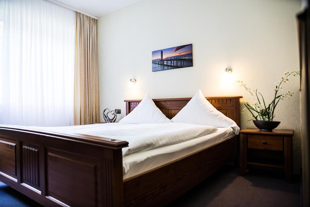 Hotel Ostfriesen Hof Leer Bagian luar foto