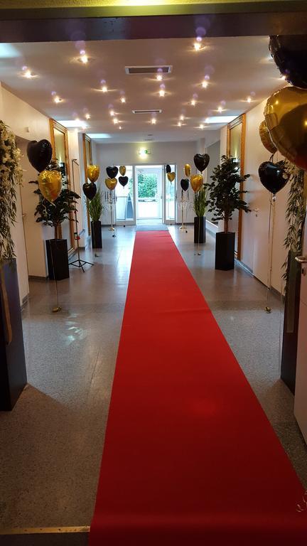 Hotel Ostfriesen Hof Leer Bagian luar foto