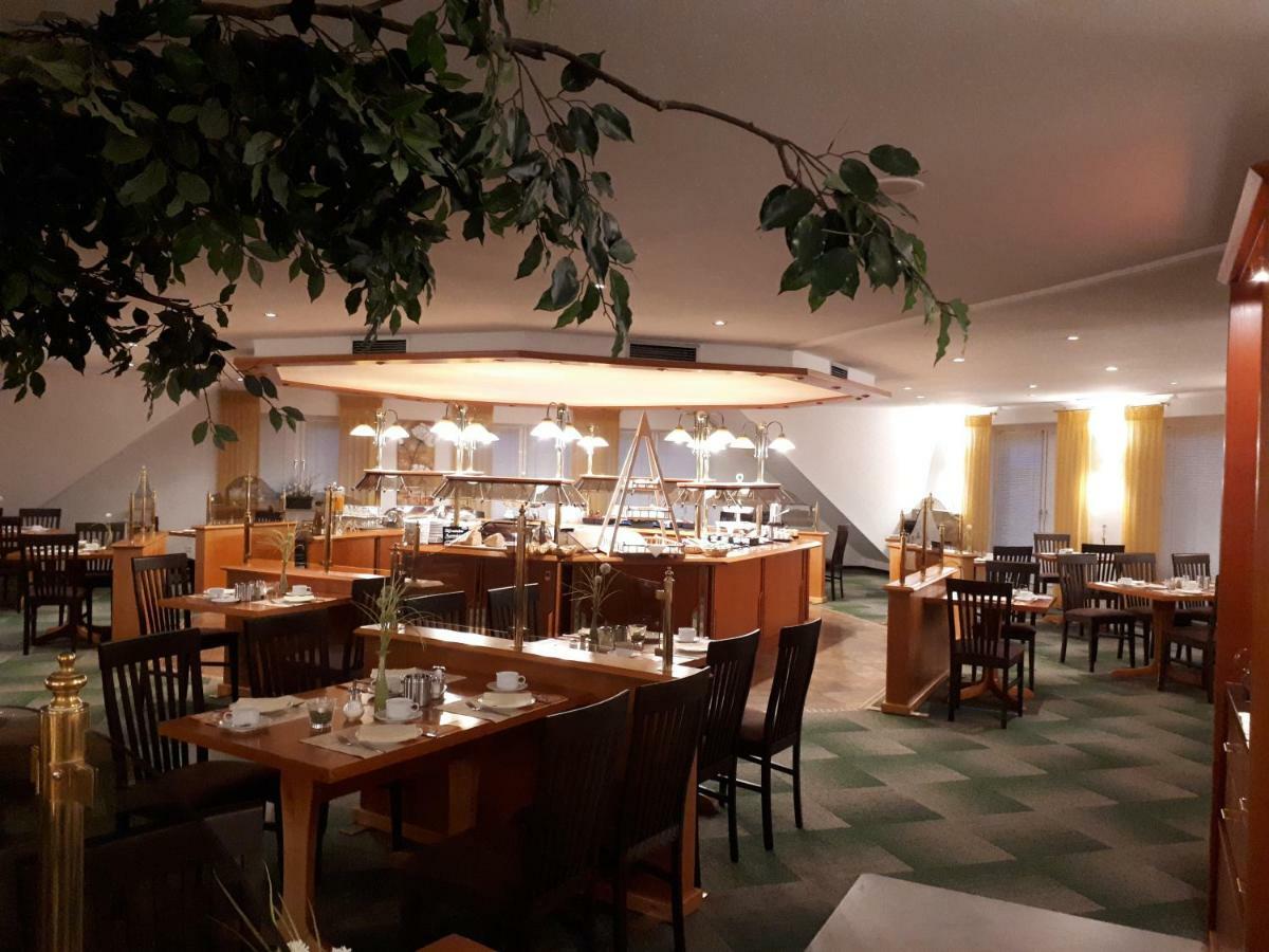 Hotel Ostfriesen Hof Leer Bagian luar foto