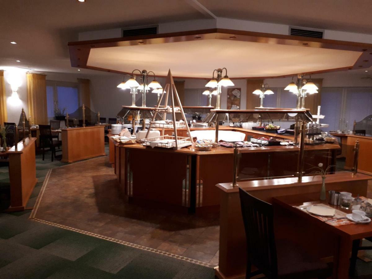 Hotel Ostfriesen Hof Leer Bagian luar foto